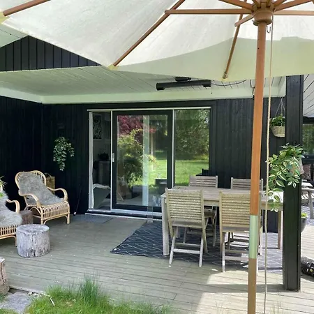 Wonderful Summer House Near The Sea Holiday home *